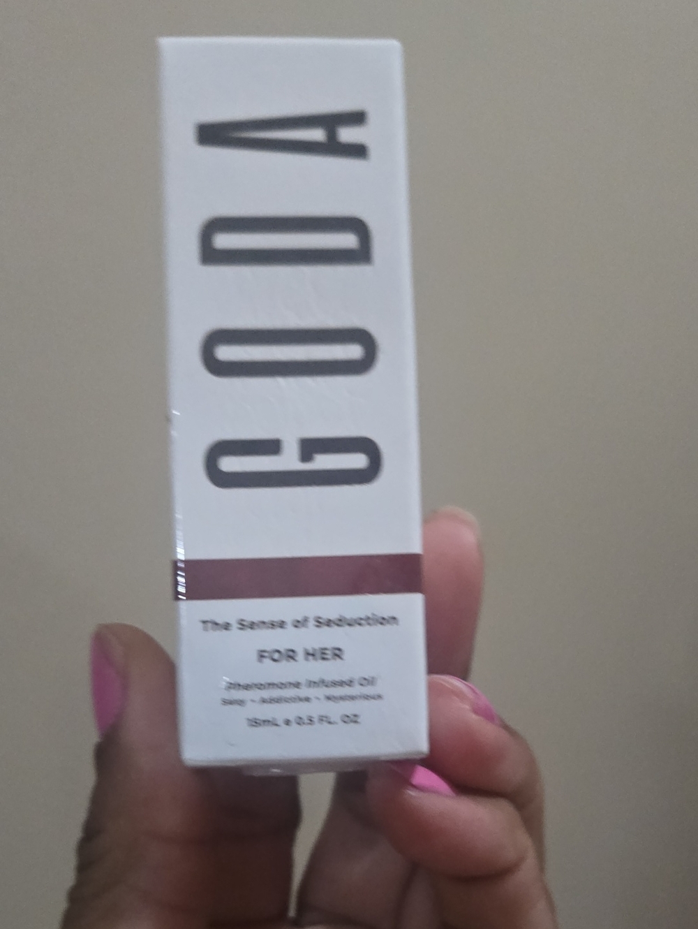 GODA The Sense of Seduction For Her Fragrance Oil - White & Maroon
